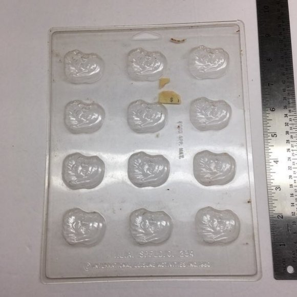 Plastic Candy Craft Mold Santa Heads Christmas - Picture 3 of 3